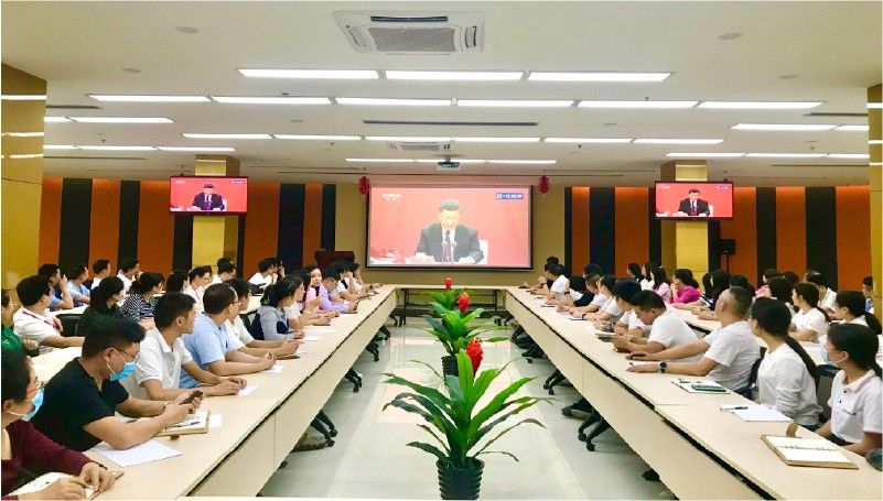 中意黨支部學(xué)習“深圳經(jīng)濟特區建立40周年慶祝大會(huì )習近平總書(shū)記重要講話(huà)精神”
