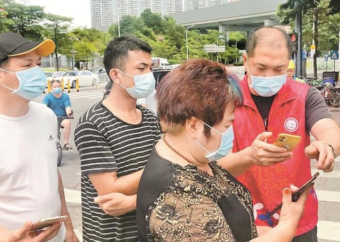 南山區南頭街道南聯(lián)社區黨委副書(shū)記龔威雄:“感謝的目光，讓我一輩子忘不了”